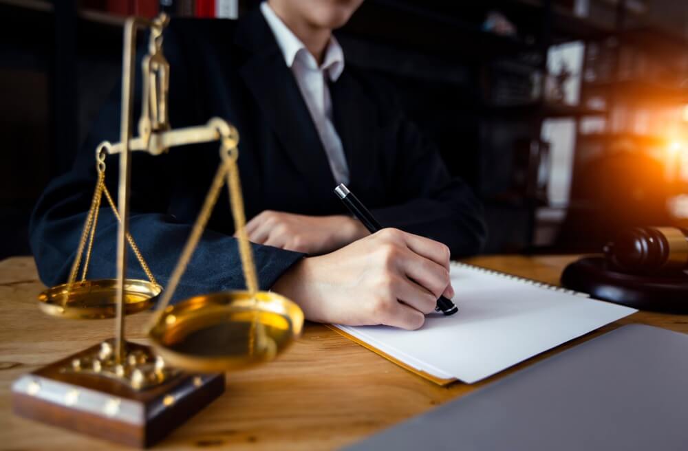 کارشناس ثبتی قوه قضاییه